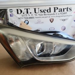 2013/2014/2015/2016 Hyundai Santa Fe Right Headlight