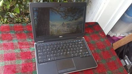 13" dell laptop-i5(4310 cpu)2.6ghz,8gigs,120ssd,webcam,hdmi,BL keys -(Windows 10-office 2013