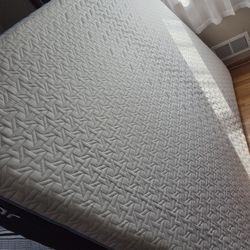 King Nectar Classic Memory Foam Mattress - Like New