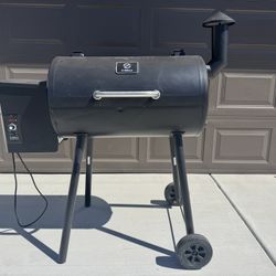 Z Grills Pellet Smoker ZPG-550B2 – Unused