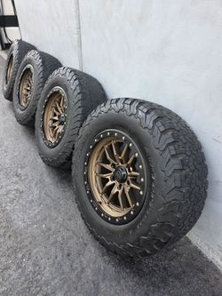 18" LOCK Krawler brand rims w/ 33" BfGoodrich KO2 tires