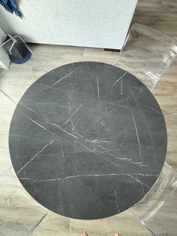 Dinning  table