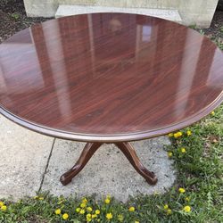 4’ Round Wood Table