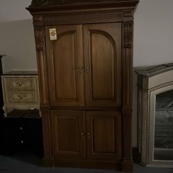 Armoire Multi Use 150 Deal First Come First Serve 