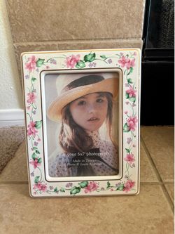 Vintage photo frame. An amazing condition never used.