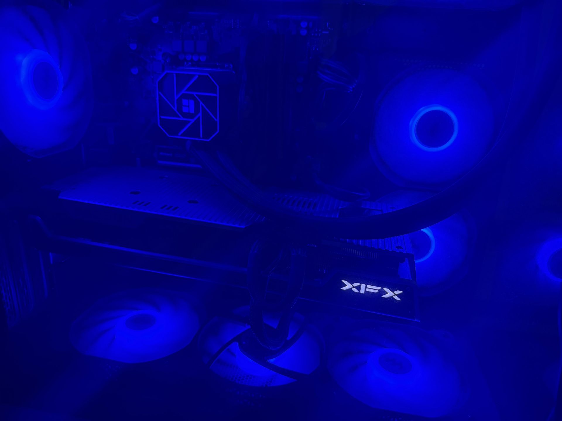 Water-Cooled Gaming PC i9 10900F Rx 7800XT