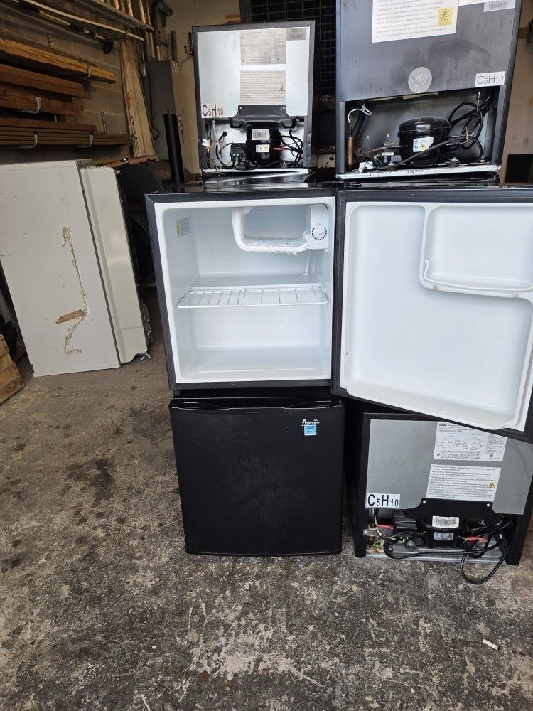 Used refrigerate can use for bedroom office.Wherever