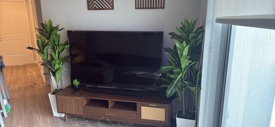 Tv and Tv stand