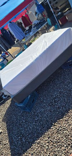 Full Size Mattress with Mattress Protector