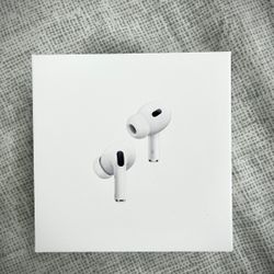 AirPods Pro 2nd Gen With MagSafe Case And Active Noise Cancelllation. 