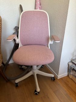 Pink desk chair