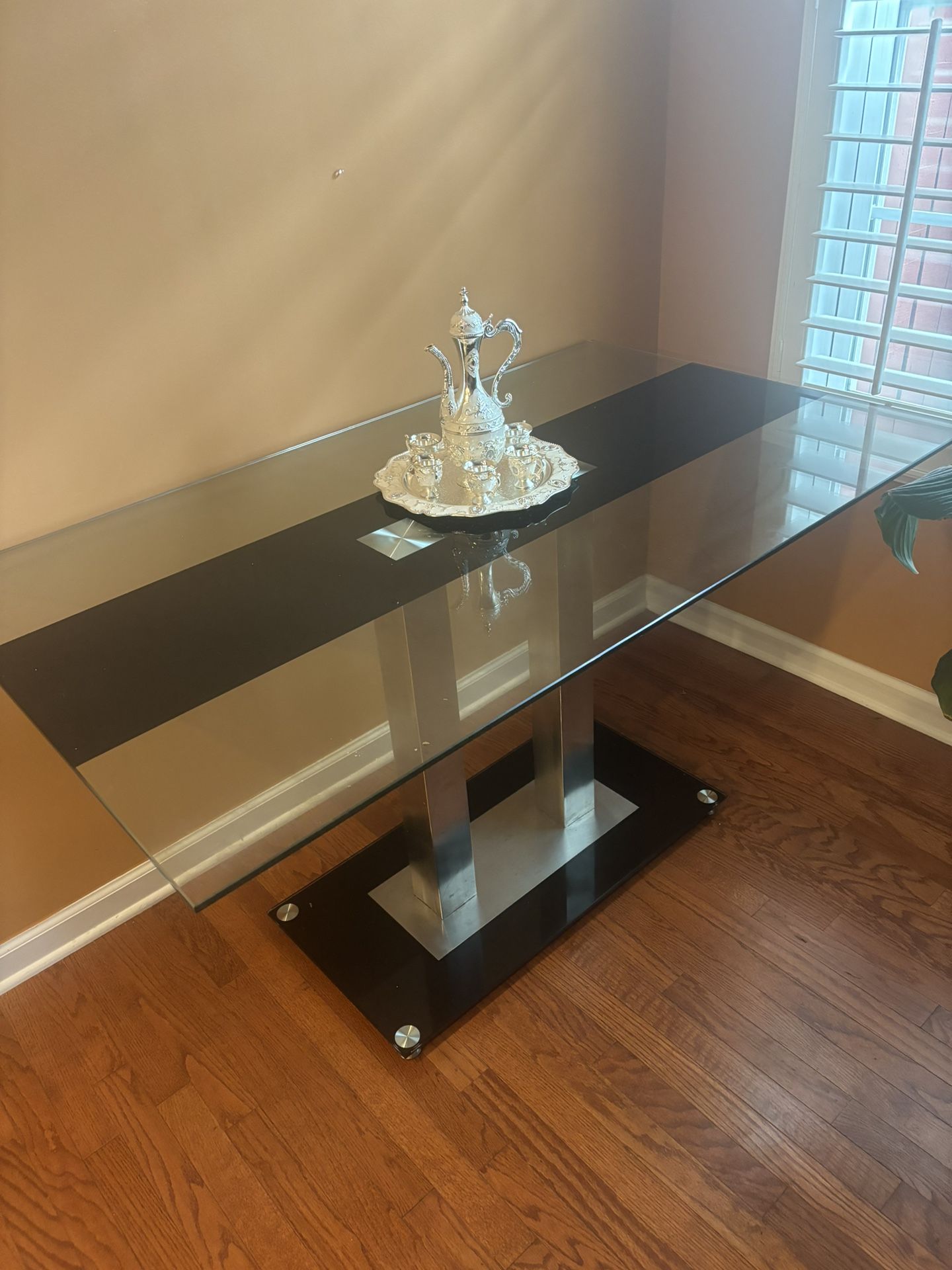 Beautiful Glass Top Table. Black, Chrome And Clear