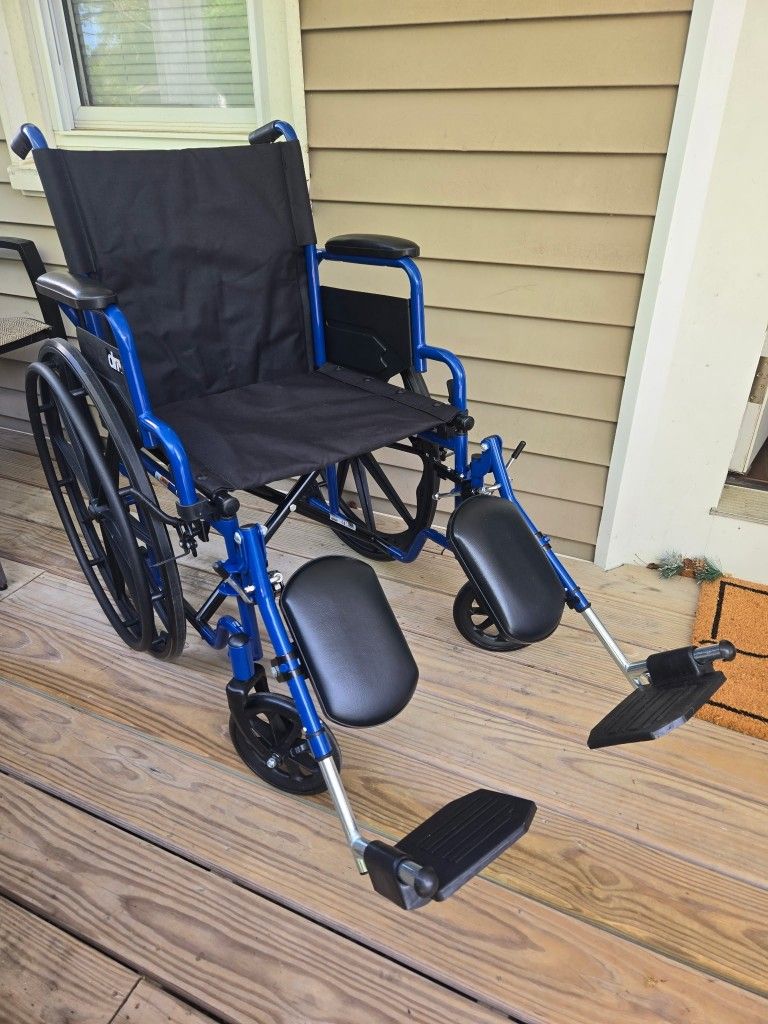 Drive Medical Lightweight Wheelchair