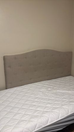 Cushioned head board /Queen size /beige