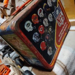70's VINTAGE NFL LUNCH BOX 