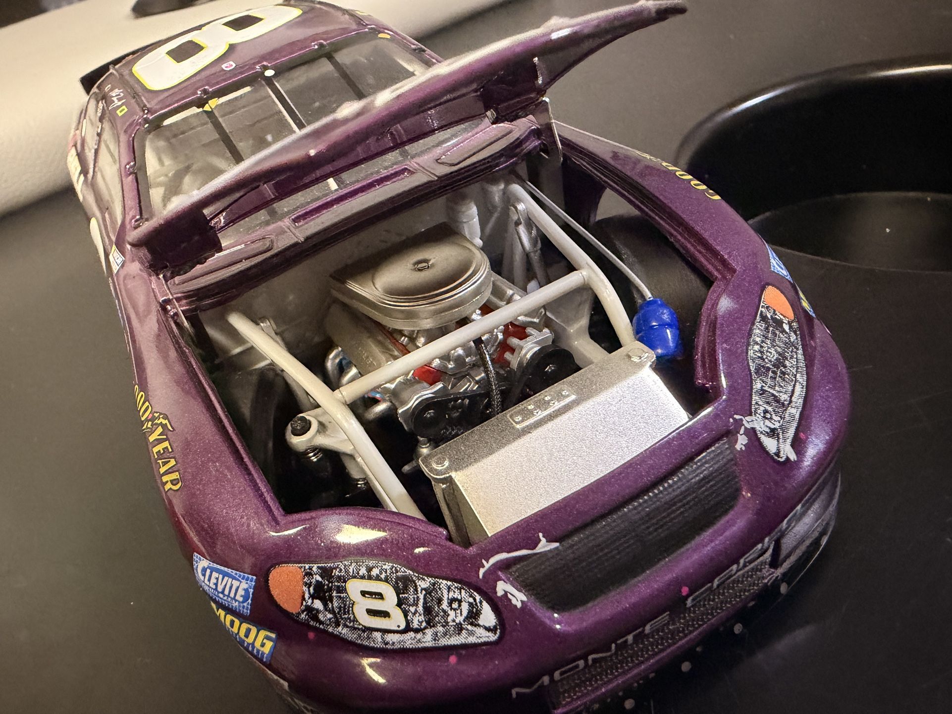 Martin Truex Jr #8 Taco Bell- 2004 Monte Carlo- Raced Win Version- 1:24 Car
