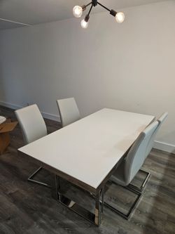Kitchen table