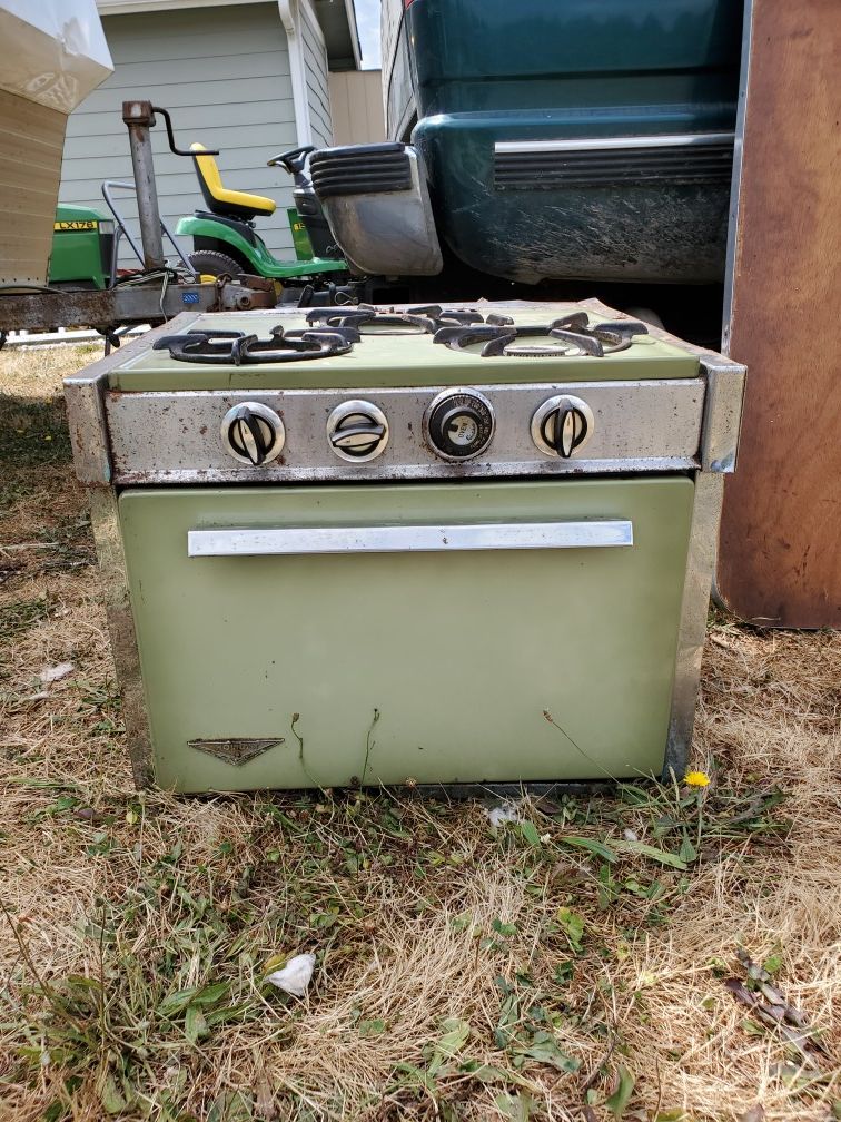 Vintage trailer propane stove