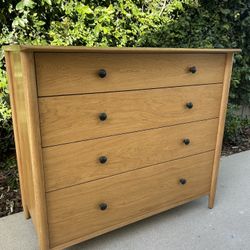 White Oak 4 Drawer Dresser/Chest of Drawers