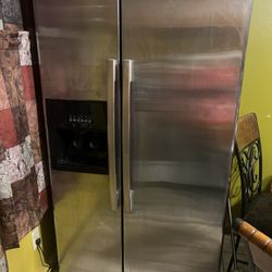 Whirlpool Refrigerator 