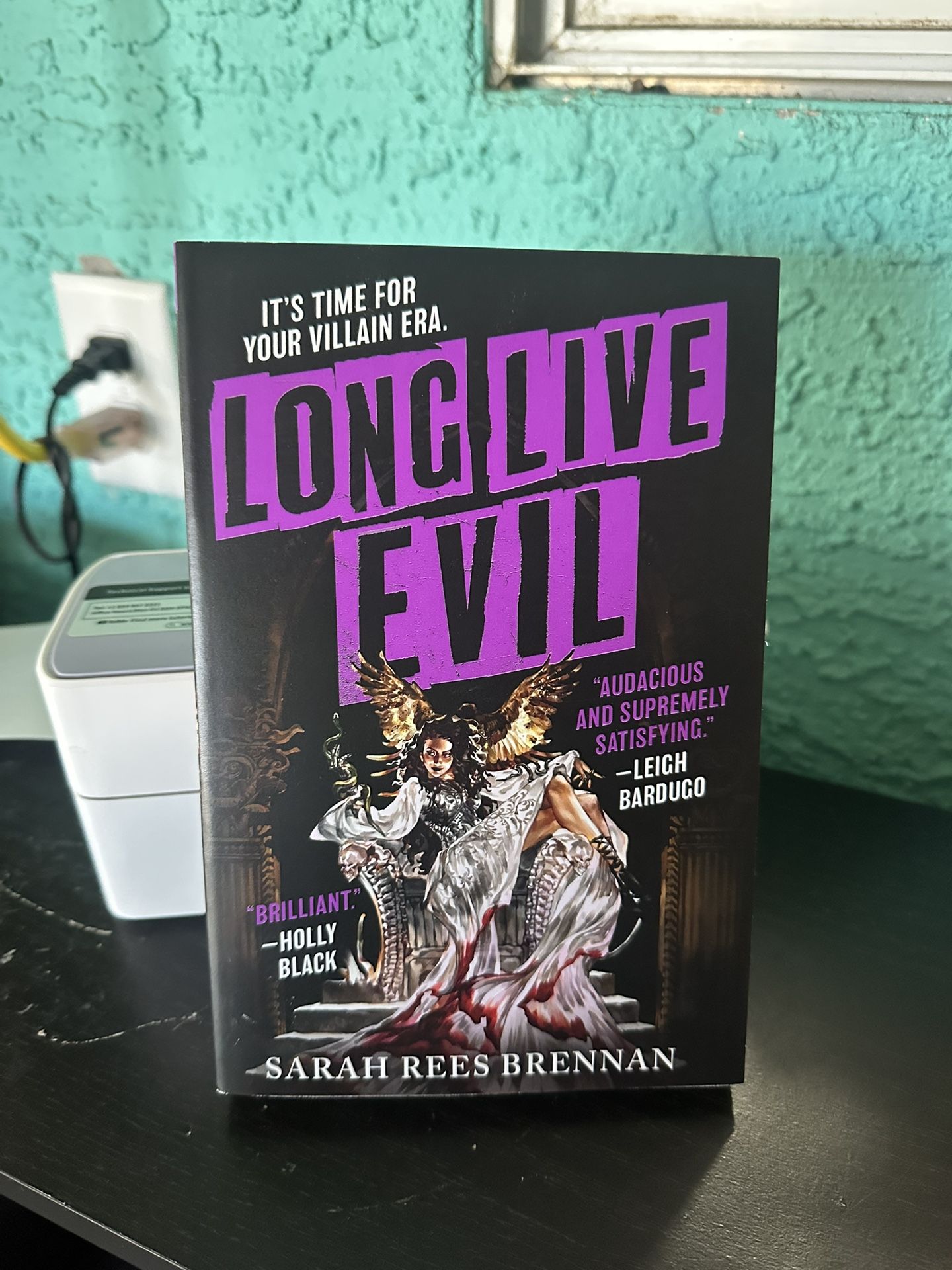 Long live evil by sarah rees brennan - romantasy