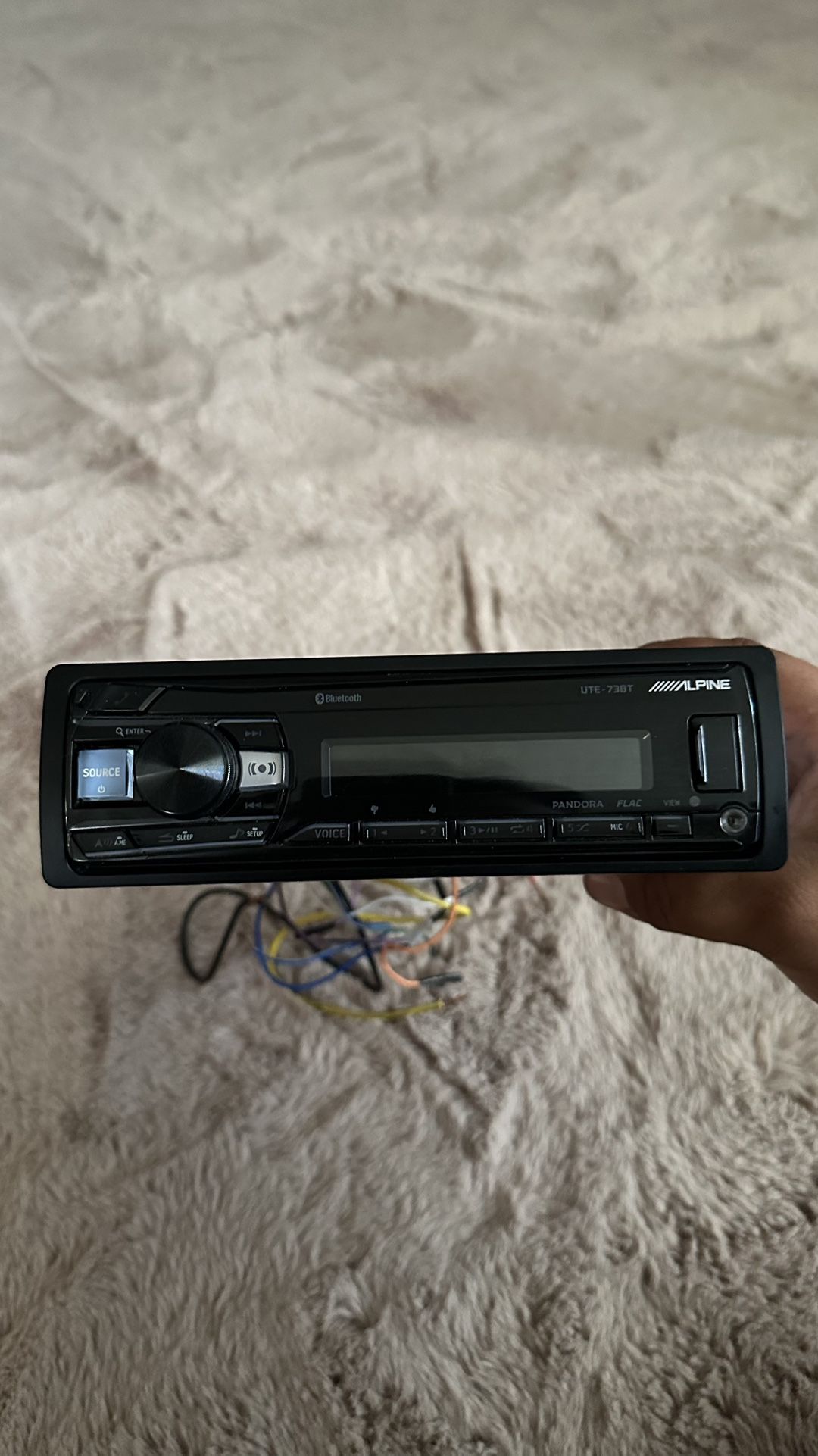 Alpine UTE-73BT singledin Head unit with Bluetooth