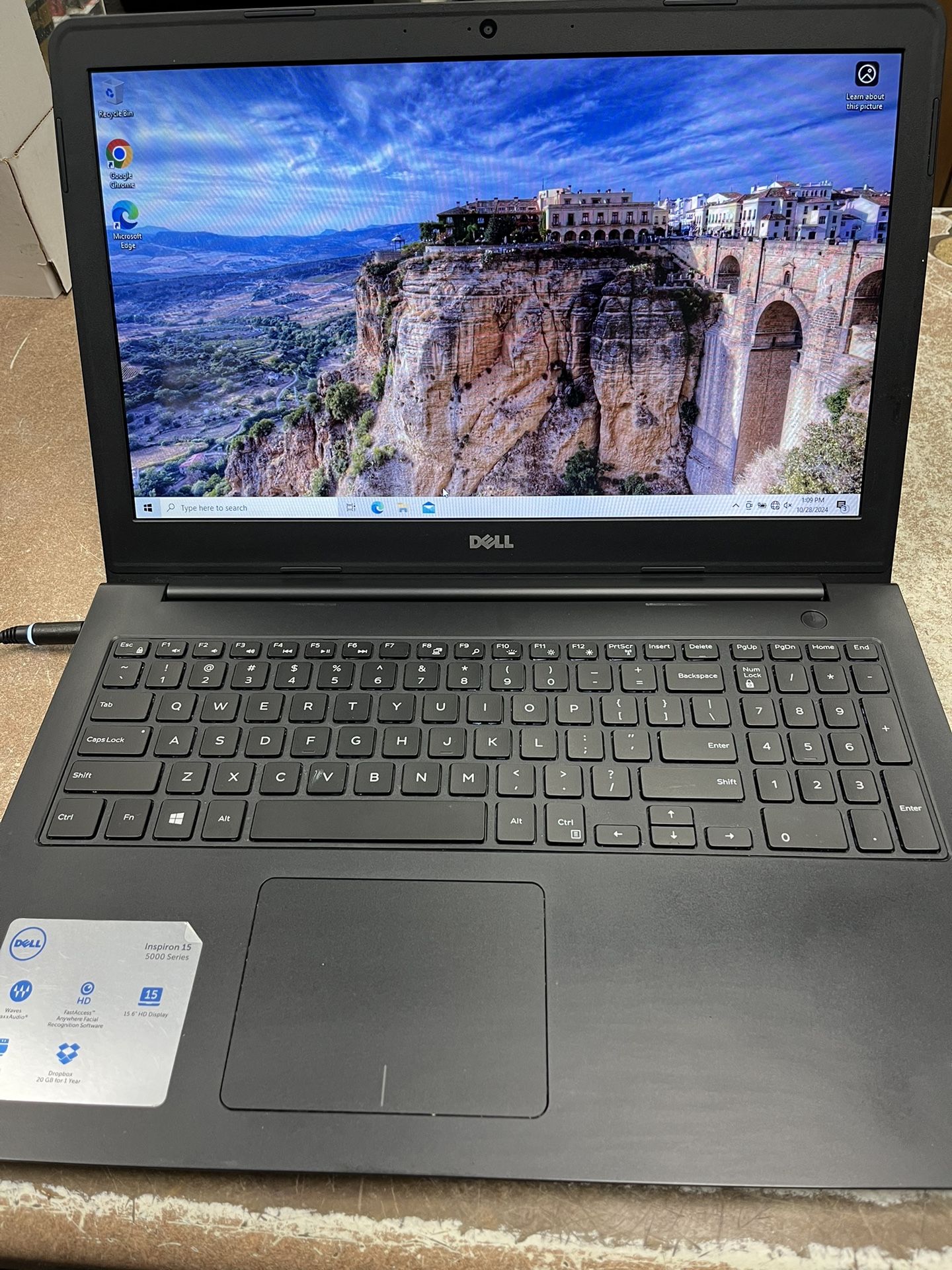 Dell Laptop (841767 1)