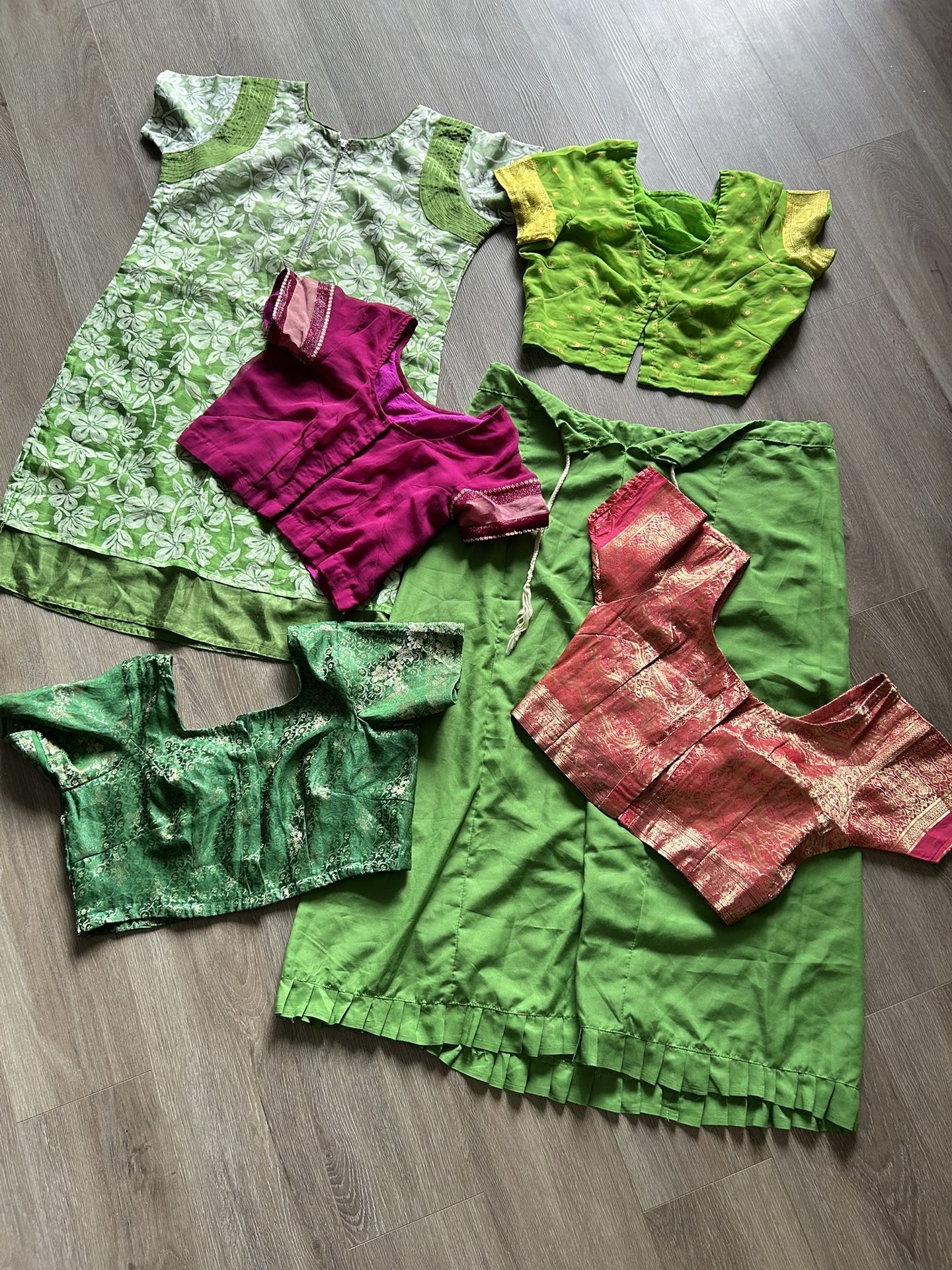 A Set Of 6 Woman’s Variety Set Of Satin One Of A Kind Made Size S/m Set