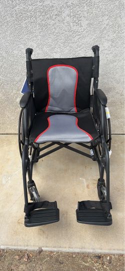 Drive - Lightweight Folding Wheelchair with Footrests