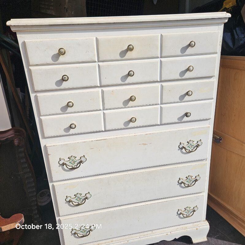 Solid Wood Upright Dresser