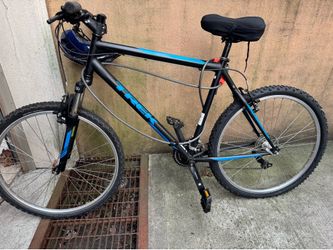 Trek 820 Mountain Bike