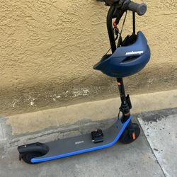 E scooter with helmet and Charger included everything functions $200 OBO