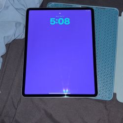 iPad Air 13” Space Gray (Magic Keyboard And Pencil Included)
