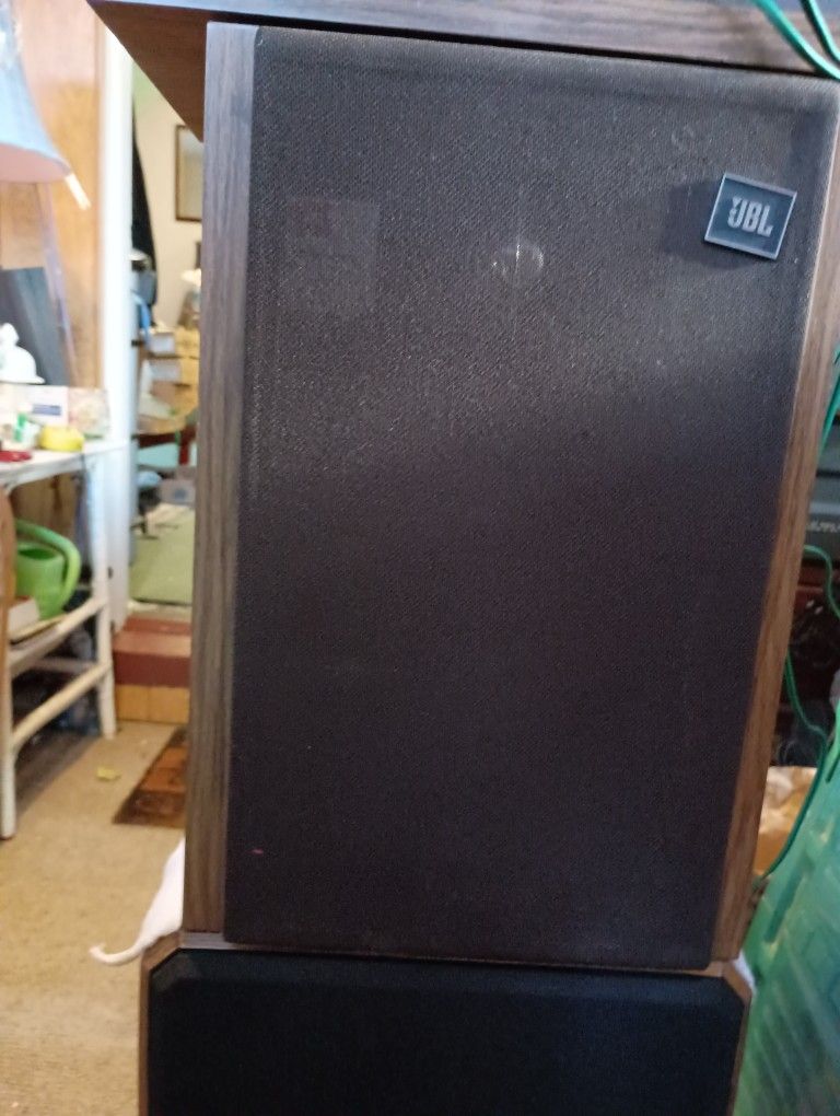 JBL J216a Bookshelf Speakers