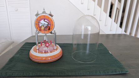 Vintage Disney Winnie the Pooh "Tigger" Glass Dome Anniversary Clock