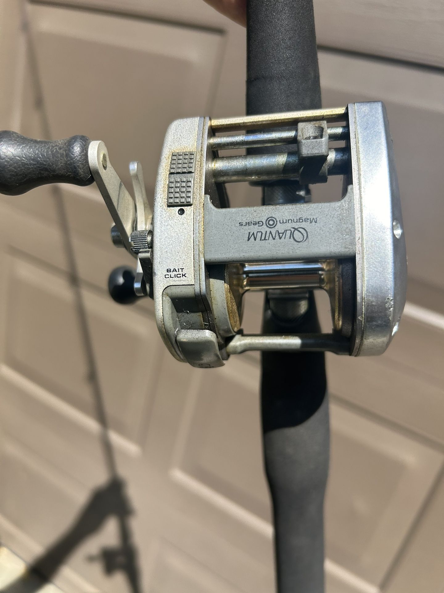 Quantum 1421 MG Fishing Reel And Pole