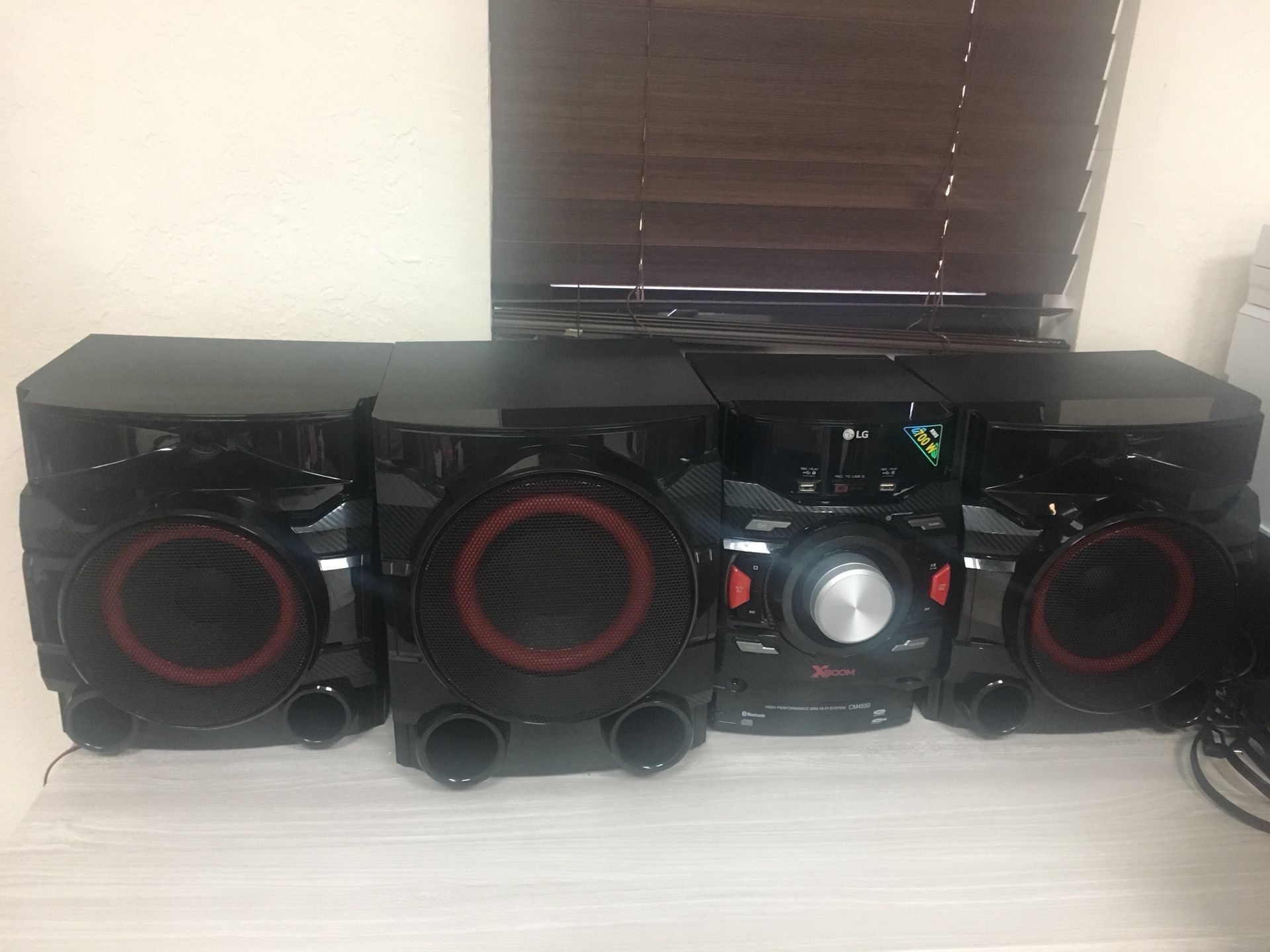 LG CM4550 700w Shelf Audio System - Black