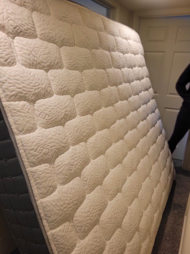 King Size Mattress ....used   Very Gently  