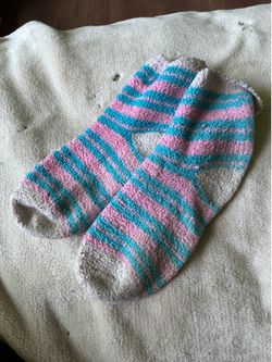 1 Pair Cozy Fuzzy Super Soft Winter Stripe Solid Slipper Socks