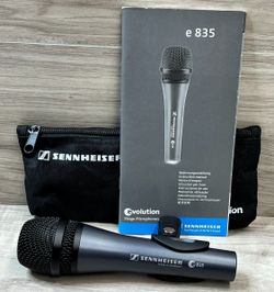 Sennheiser E 835 Cardioid Dynamic Vocal Microphone (PO1025208)