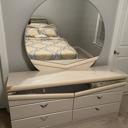 Dresser/Mirror/Nightstand