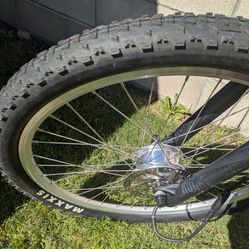 Swytch electric ebike conversion kit fits any bike with 27.5" wheel size