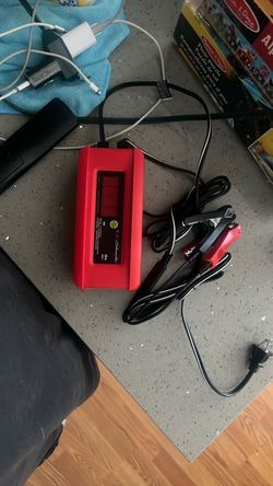 Schumacher Electric 3A 12V Fully Automatic Battery Charger and Maintainer (Model SP1297).