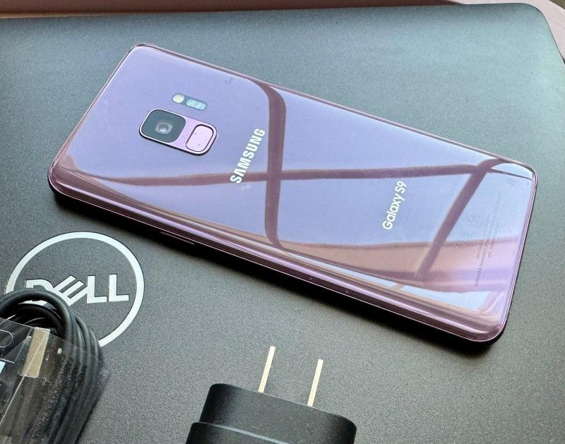 Samsung Galaxy S9 , Unlocked   for all Company Carrier ,  Excellent Condition  Like New