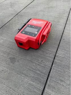 Milwaukee Hot Shot battery jumper