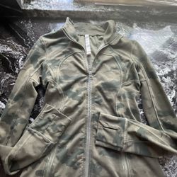 Lululemon Camo Jacket women’s Size 4