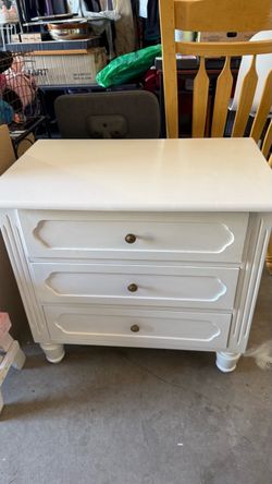 White 3-Drawer Dresser with Brass Knobs
