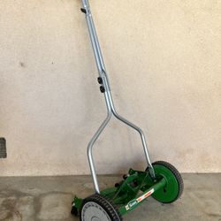 Scott’s Turf 14” push lawnmower 