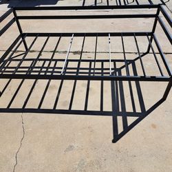 Twin size Modern Dark Grey Black Metal Daybed Frame.   75 x 39 x 13 inches
Weight: 43lbs.