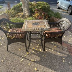  FREE!!!! Table And Chairs FREE!!!